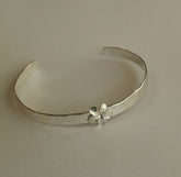 צמיד פלורה קשיח