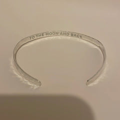 צמיד קשיח מרוקע בתוספת חריטה פנימית