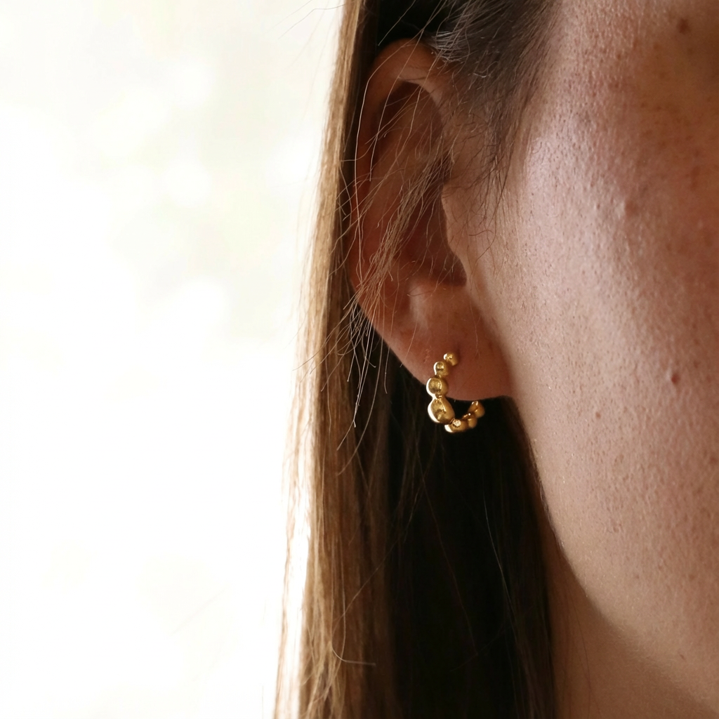 עגילי דוט בציפוי זהב