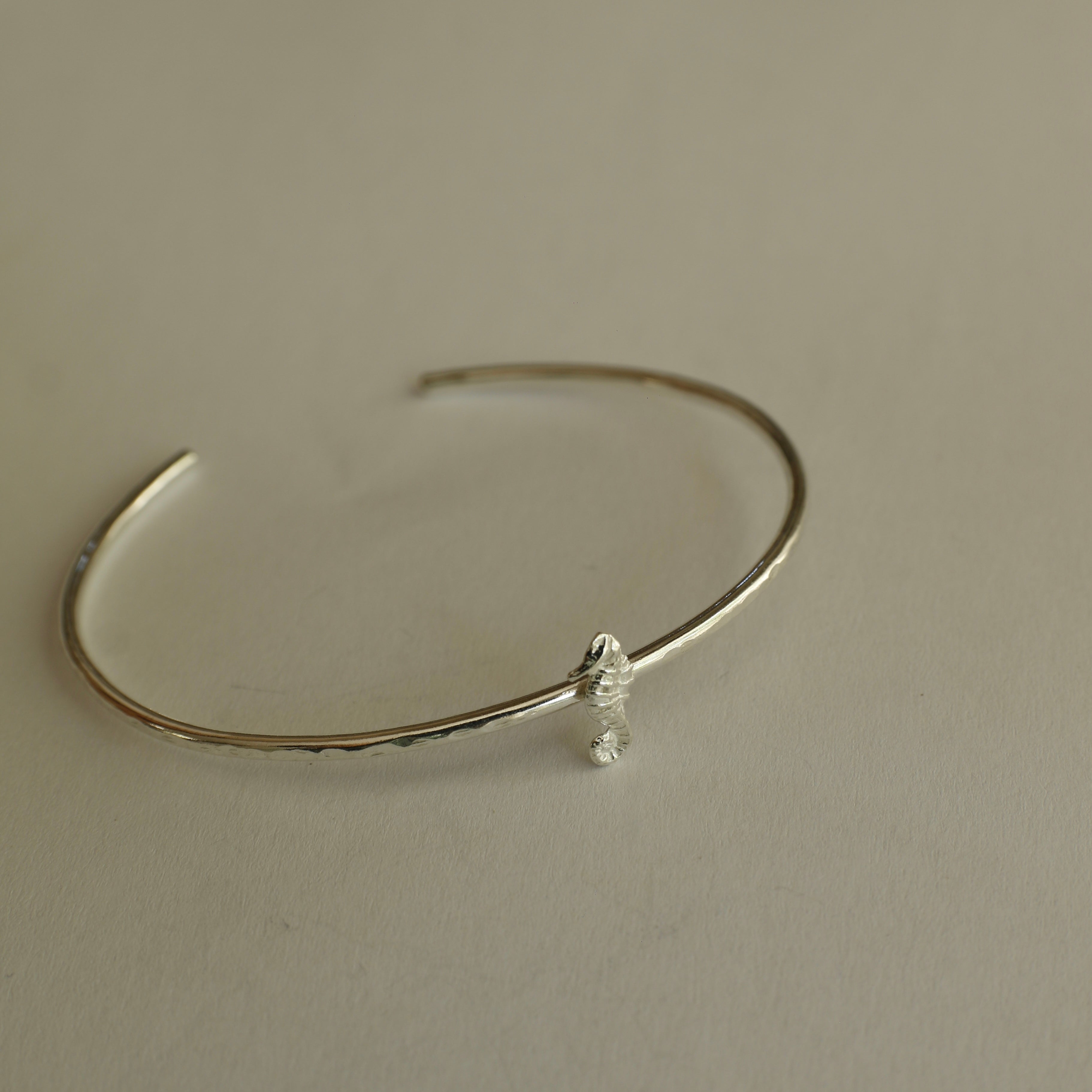 צמיד סוסון ים קשיח 2.0