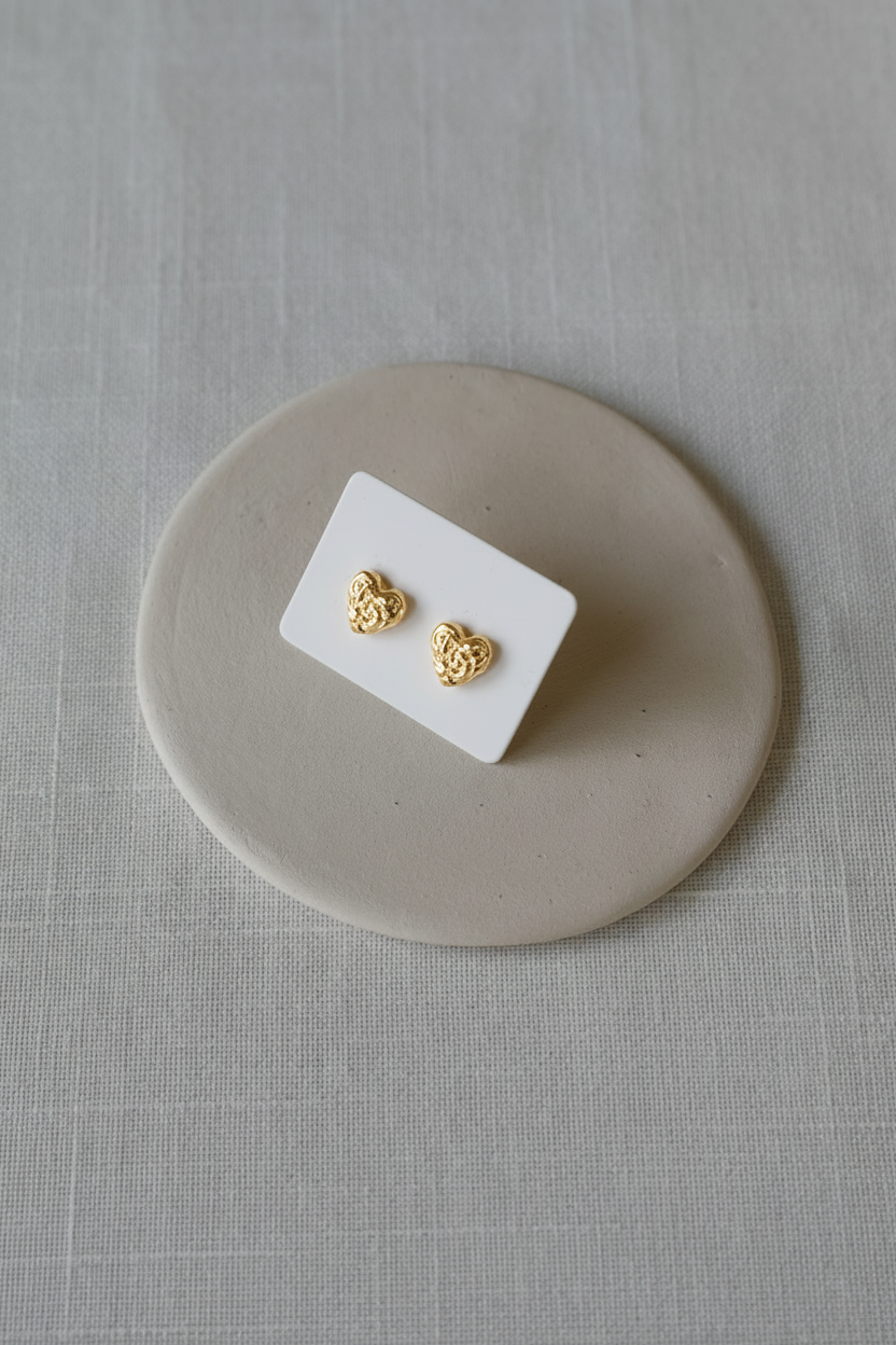 עגילי לב מרוקע בציפוי זהב