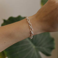 צמיד מוניקה