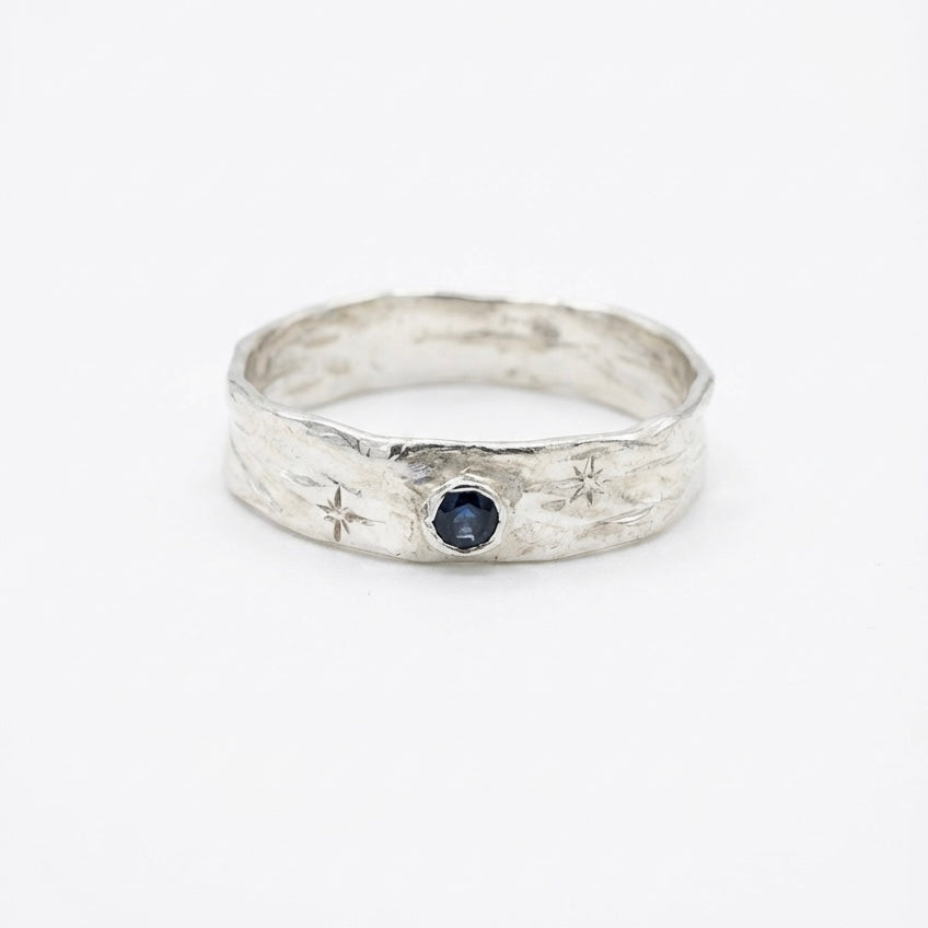 טבעת גואטמלה משובצת טופז כחול